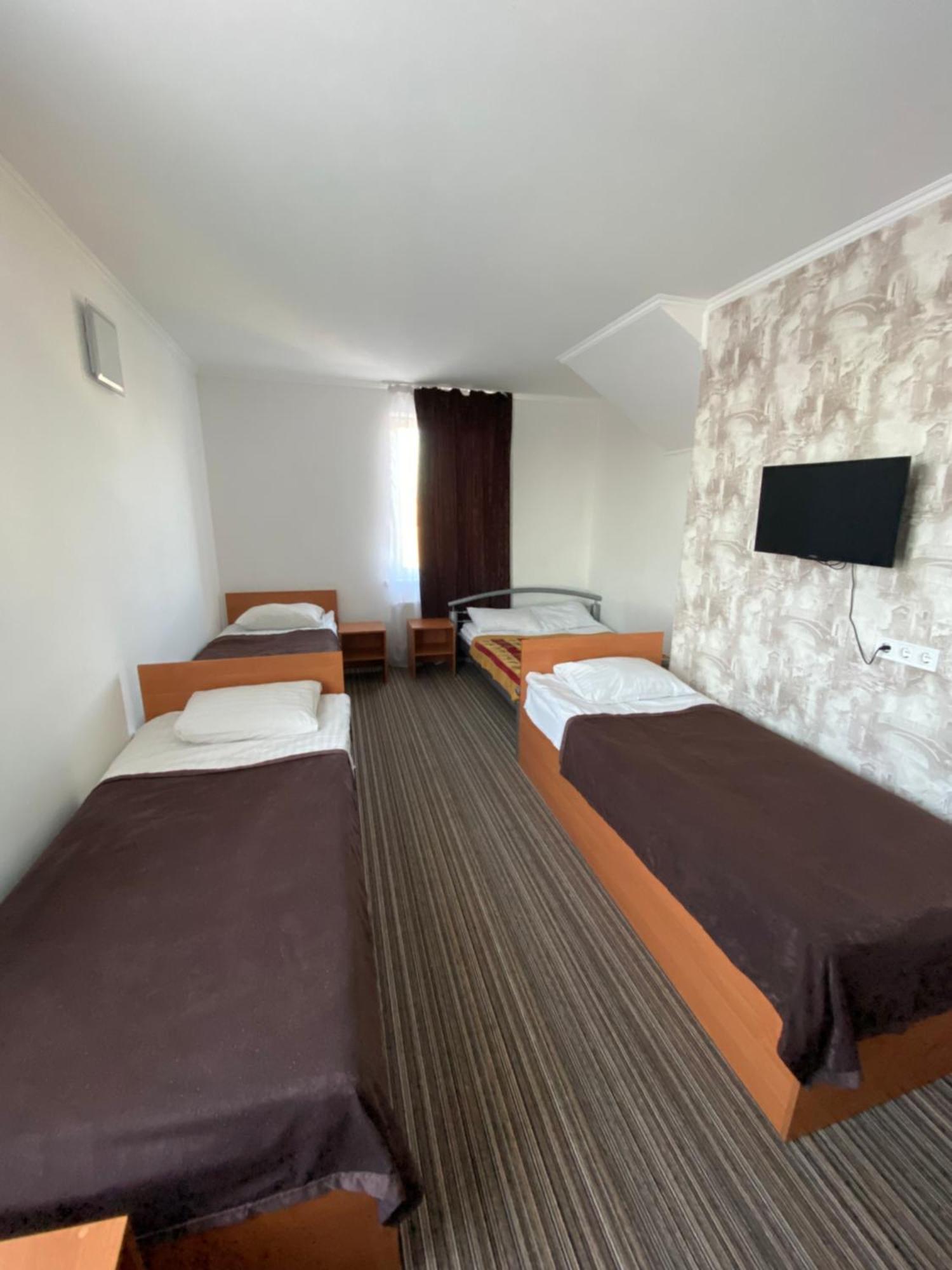 Autopark Hotel Lviv Exterior photo
