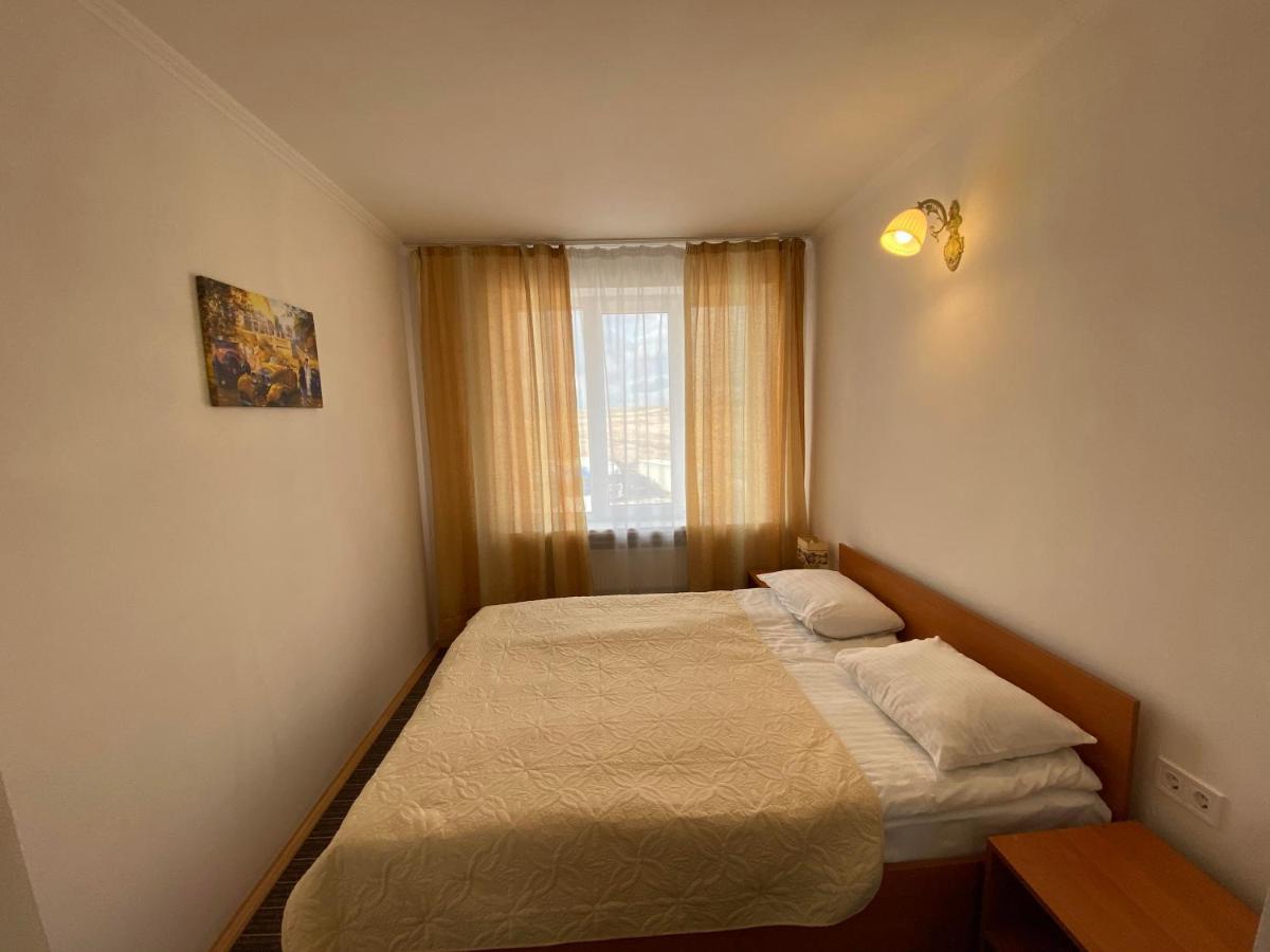 Autopark Hotel Lviv Exterior photo